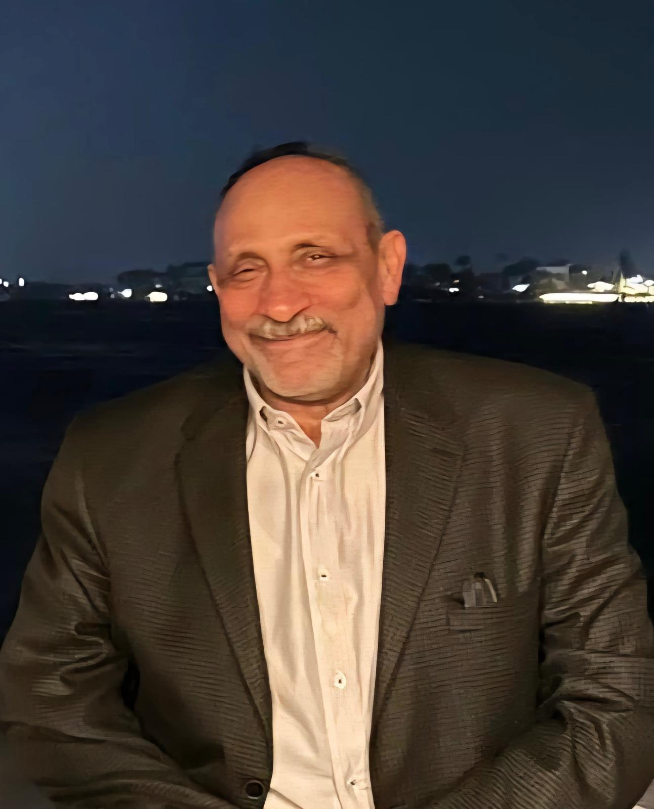 >Prof.Dr/ Ashraf El-Baz
